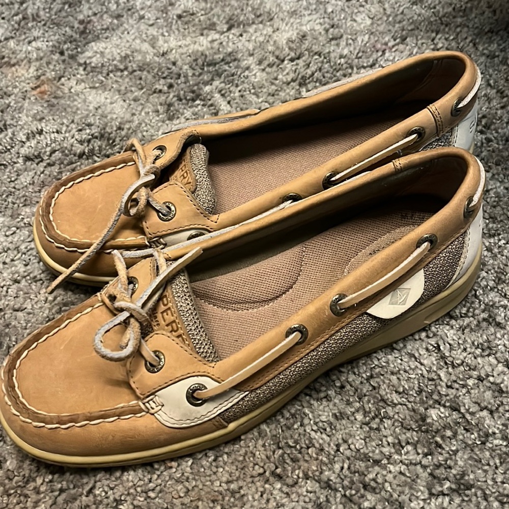 Very well cared for womens Sperry boat shoes - size 6.5